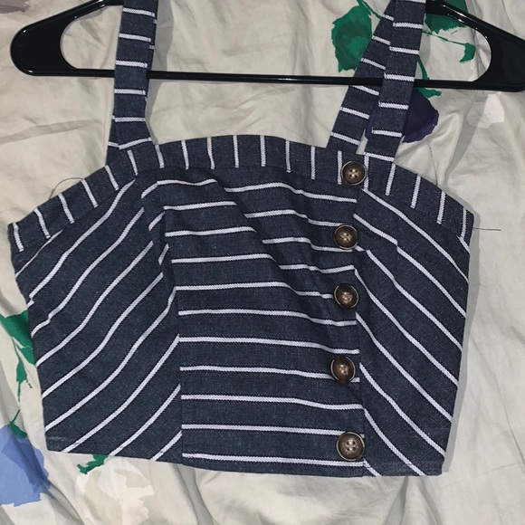 Crop top - Picture 1 of 2